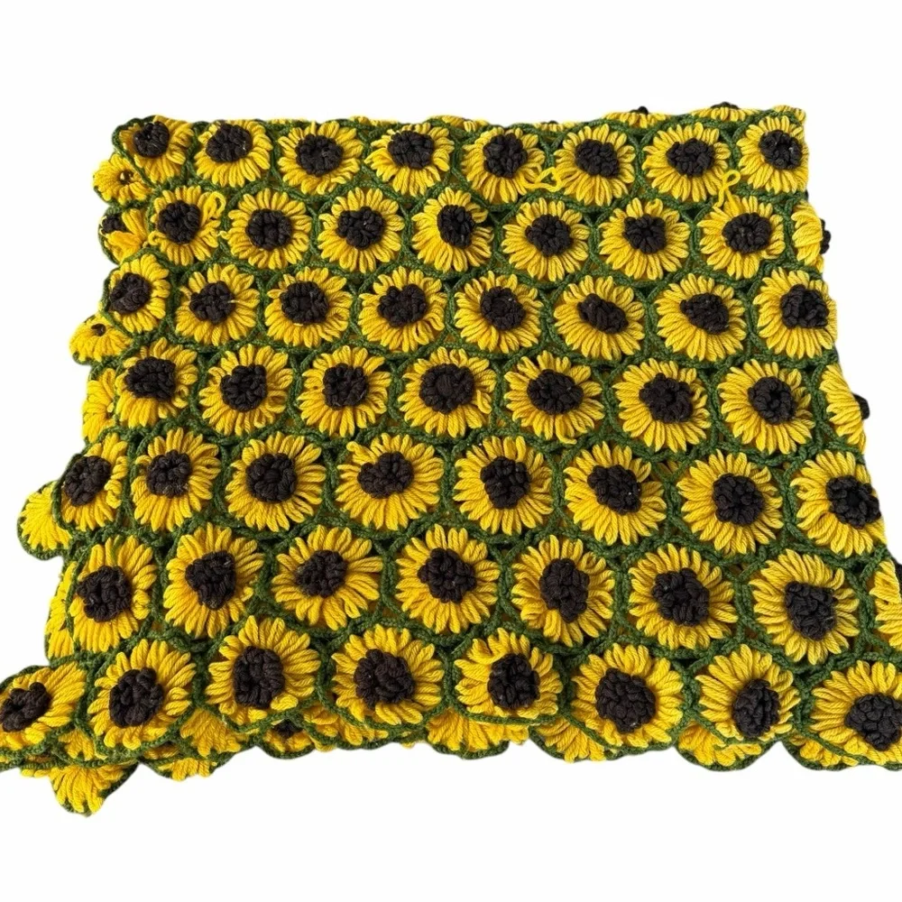 Vintage 3D Crochet Sunflower Throw Daisy Chain Afghan Scallop Edge 40x46 GUC